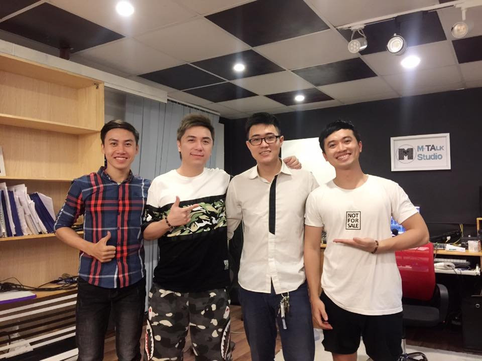 Ca sĩ Minh Vương và Khắc Việt chọn dịch vụ của M-Talk